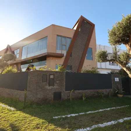 La villa luxury suites
