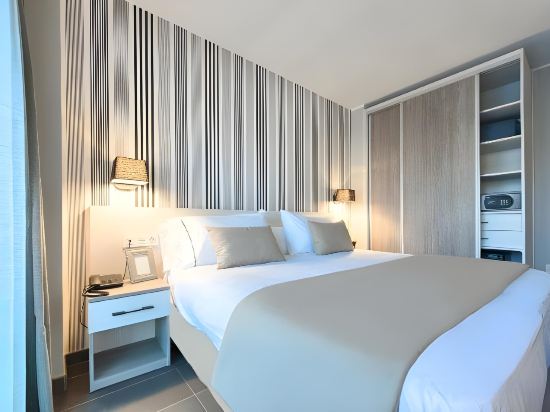 New Hotel Colón