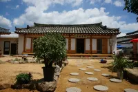 Gyeongju Hwangnam Old House Pension Hotels near Mangwolsa Temple