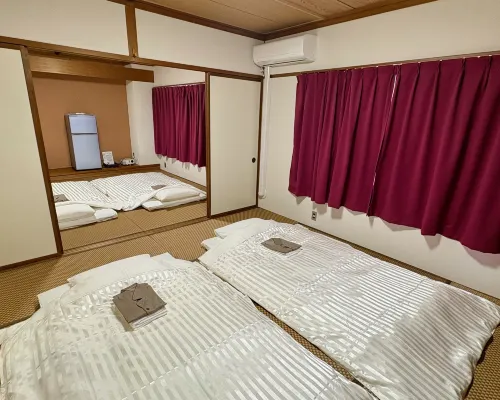 แฮปปิเนส อินน์ โรงแรมใกล้สถานีโคซูกิ