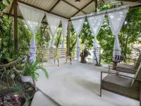 Hotel Casa del Arbol Manuel Antonio - Adults Only โรงแรมใกล้ท่าจอดเรือ Pez Vela