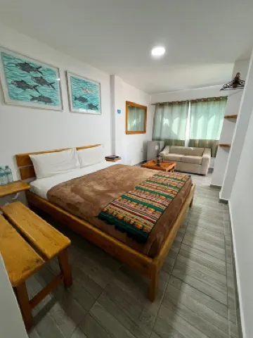 นาลูซา บีช เฮาส์ โรงแรมใน