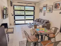 Walk to Main St, Game Room w/Arcade Cozy Cottage Sleeps 6