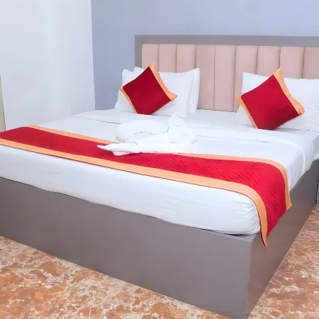 Hotel Shri Radha Nikunj Vrindavan Opposite Prem Mandir