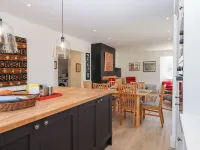Clova Hotels in 