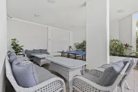 Bright 2 Bed Apartment With Ocean Views - 3-stjärniga