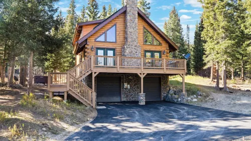 Forest Views, Hot Tub & Fireplace Minutes From Breckenridge Shangri-la Cabin by Avantstay - Country Houses