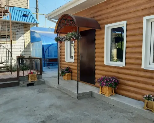 Yuzhnyij Dvorik Hostel โรงแรมในมูรอม