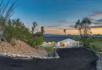 Skyline: 5 bed/6 bath, amazing views, tennis & basketball courts, pool, hot tub