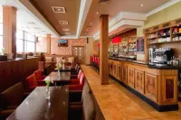 Trim Castle Hotel - Quầy bar