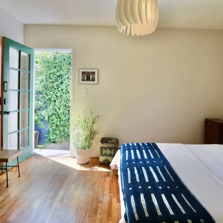 Fully remodeled charming 2Bed+ 2Bath Bungalow in iconic Venice Beach.