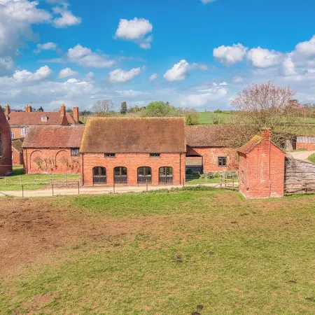 Stunning Five BD Home Near Tewkesbury
