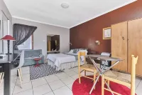 The Cozy 1 Bedroom Apartment