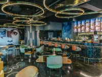 Novotel Mumbai International Airport - bar