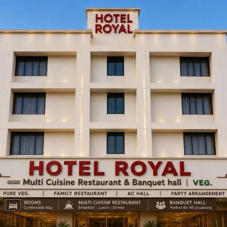 Royal Palace Hotel Surat Velanja