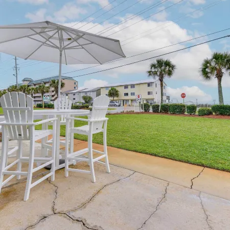 Vibrant Family Condo 100 Feet to Private Beach!