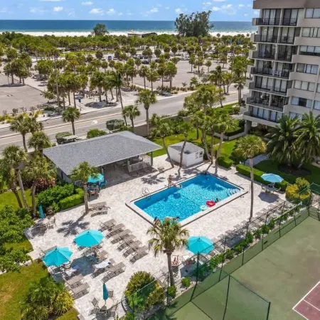 Coastal Lakehouse Condo on Siesta Key Public Beach