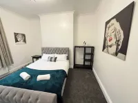 The One Bed Hideaway - Boutique