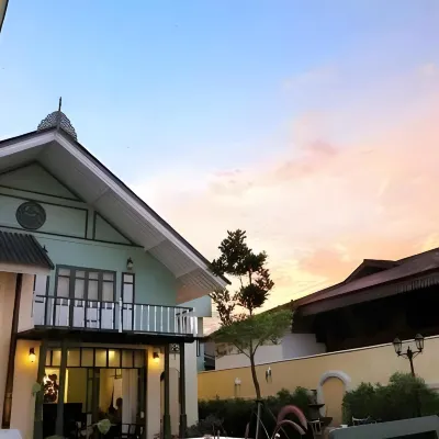 Khum Muang Min Boutique Hotel Hotels near Phumin Temple
