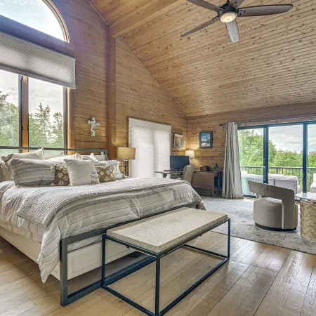 Elegant & Quiet Maine Escape w/ Sauna & Deck!