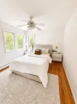 Hamptons Retreat • Hot Tub • Minutes to Beaches - 3 tähden