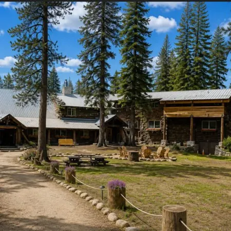 Clair Tappaan Lodge