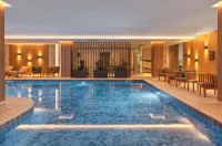 St George Beach Hotel & Spa Resort - Beach