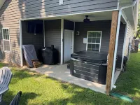 Bourbon Run - HotTub/ Ark 30min/ Horse Park 12min/ Walk Downtown/ 4BR Sleeps 8 - 3-Star