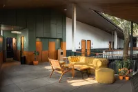 The House Tour Uphill - parkir