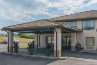 Comfort Inn Trenton - 駐車場