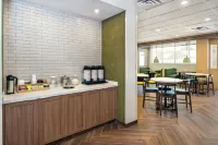 Fairfield Inn & Suites Gravenhurst Muskoka - breakfast