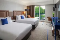 Renaissance Paris Hippodrome de St. Cloud Hotel - parking
