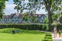 Renaissance Paris Hippodrome de St. Cloud Hotel - parking