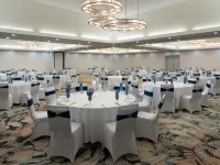 DoubleTree by Hilton Virginia Beach Hotels near Owl Creek