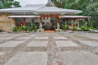 Oceanfront Hotel Verde Mar Direct Access to the Beach - Beach