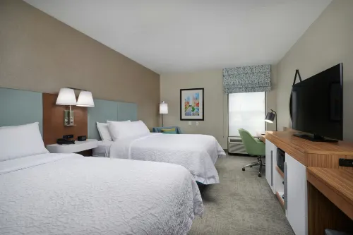 Hampton Inn Louisville-I-65 @ Brooks Rd. - Parking