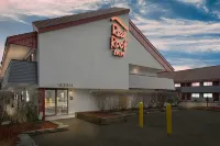 Red Roof Inn Detroit - Royal Oak/ Madison Heights - parking