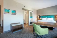 Hampton Inn & Suites by Hilton Edmonton St. Albert - 2-Star