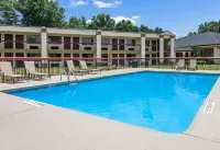 Red Roof Inn & Suites Commerce - Athens - Wifi