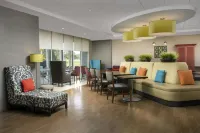 Home2 Suites by Hilton Lake City - Parkplatz