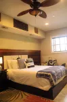 Water's Edge Inn - Adults Only - breakfast