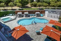 Hampton Inn Vallejo - Pools
