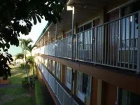 Budget Inn - 2-Star