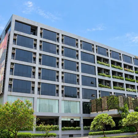 Big Hotel