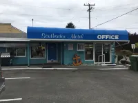 Southsider Motel - parking