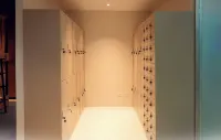 Sakura Capsule Hotel by HiveRooms - โรงแรม แคปซูล