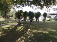 Kenoza Lake View Manor - 3-Star