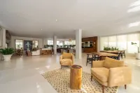 New Modern 1BR studio with gym, pool @ Vista Vela - Gym