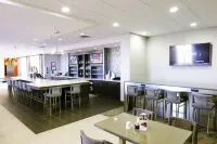 Holiday Inn ABILENE - NORTH COLLEGE AREA by IHG - bar