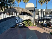 Hotel Enjoy - Motels